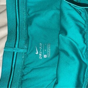 Women’s athletic shorts size M